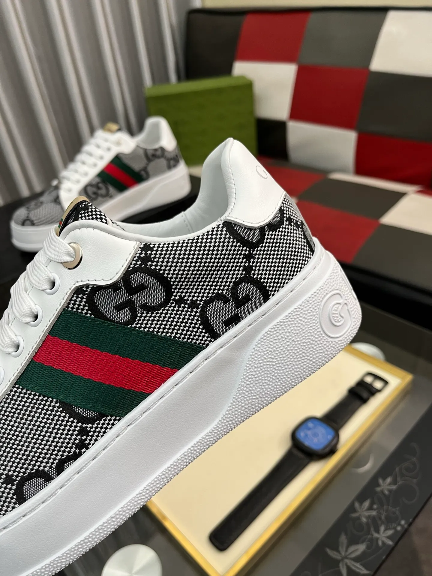 Men's Men's Shoes 💰420⌚️⌚️《Gucci*》The latest hot style casual shoes, top brand [seduce] luxury~purchase, top~quality. [Strong] The upper is made of imported breathable cowhide with material ➕ breathable sheepskin feet (•) and fine workmanship. The original stylish and stylish soft rubber wear-resistant outsole is light and comfortable on the foot. The real thing looks better when photographed in real life. 305: code: 38-44, 3️⃣ colors available